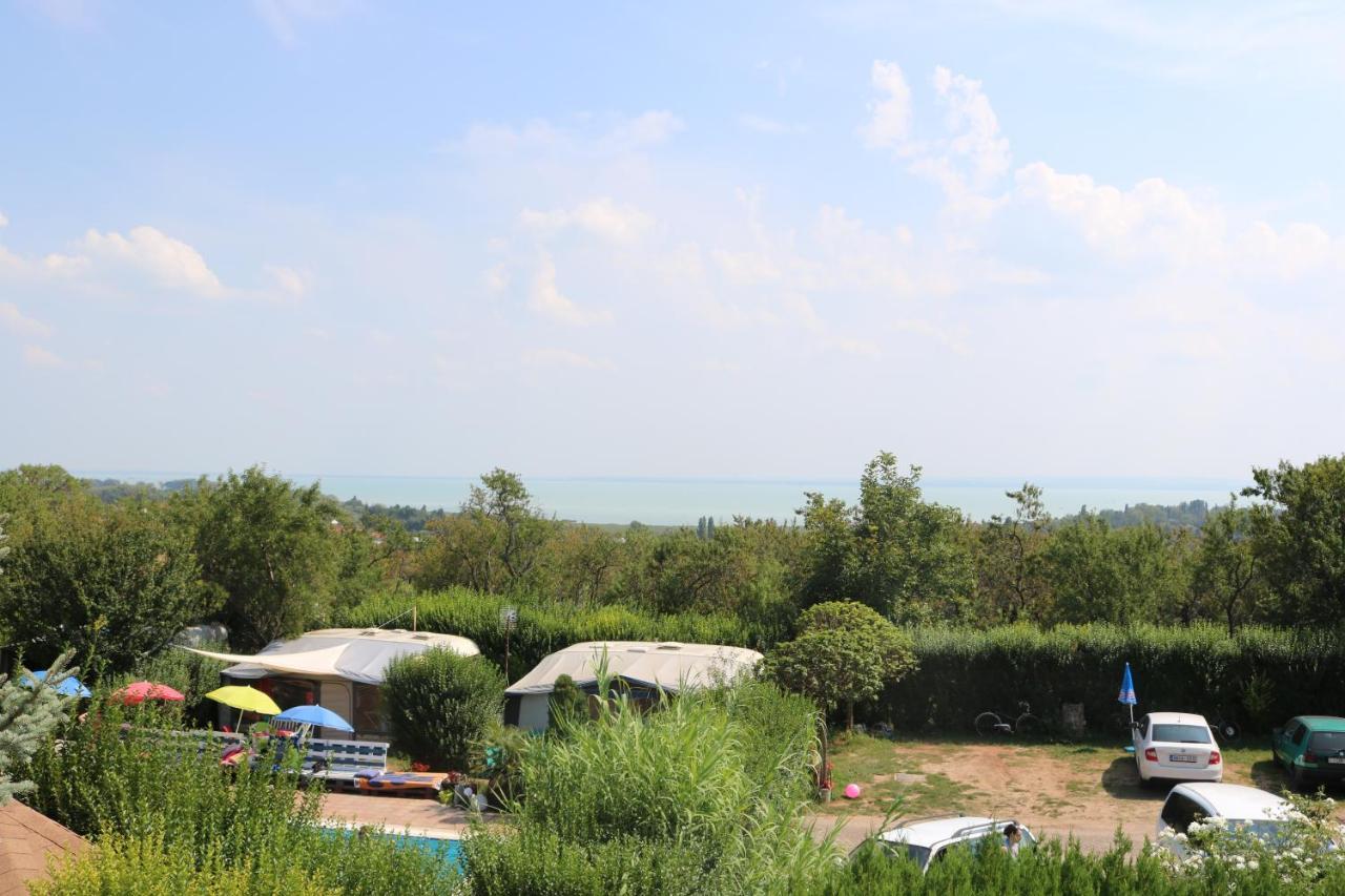 Mandel Fahazak Hotel Paloznak Exterior foto